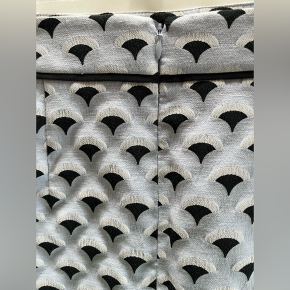Ann Taylor textured skirt-light blue/black/white..above knee size 10 - Picture 7 of 12